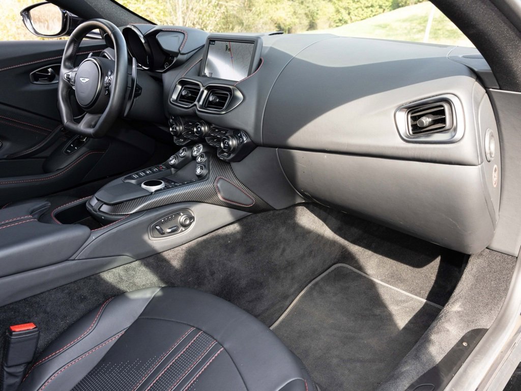Used 2023 Aston Martin V8 Vantage Coupe image 55
