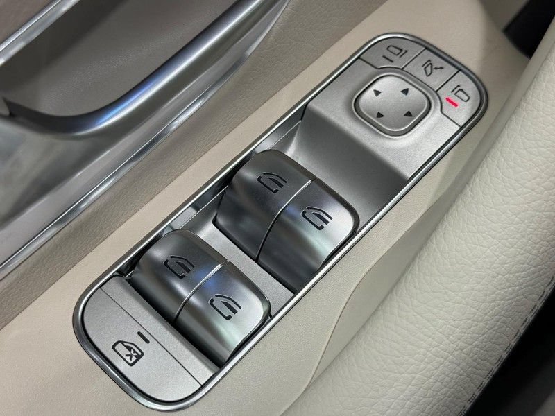 New 2026 Mercedes-Benz GLS 450 4MATIC image 15