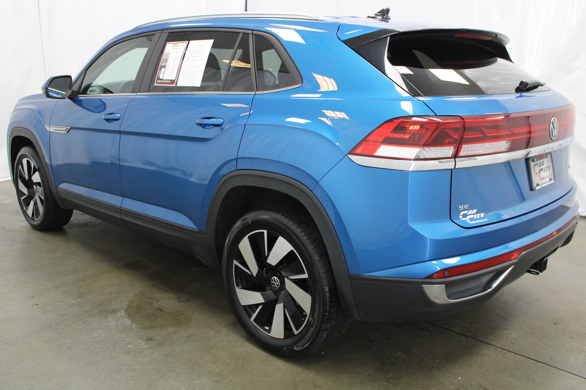 Used 2024 Volkswagen Atlas Cross Sport SE image 7