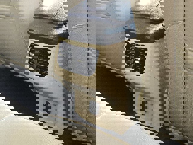 Used 2014 Ford Fusion SE FWD image 9