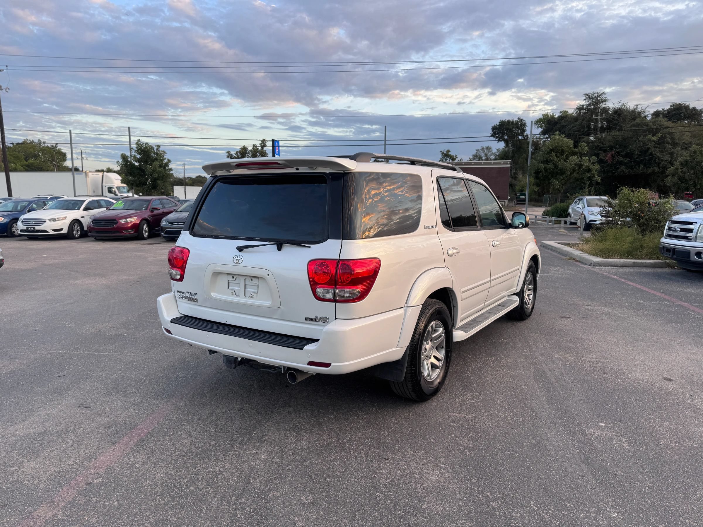 Used 2007 Toyota Sequoia Limited w/ Luxury Pkg RWD image 5