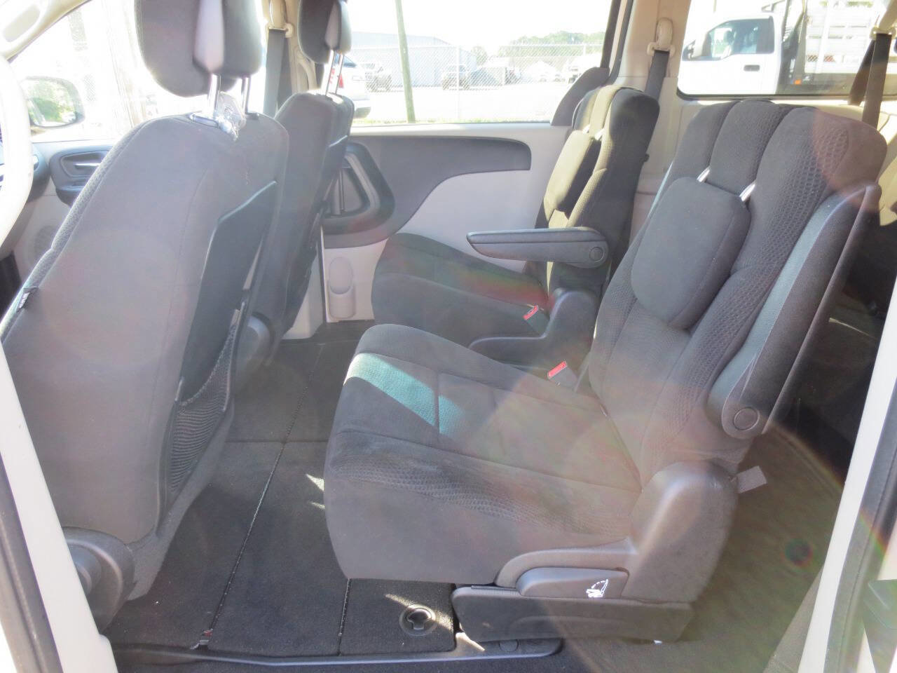 Used 2012 Dodge Grand Caravan SE FWD image 8