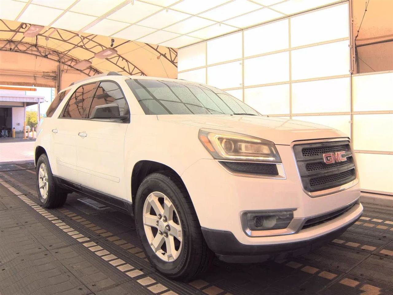 Used 2016 GMC Acadia SLE FWD image 4