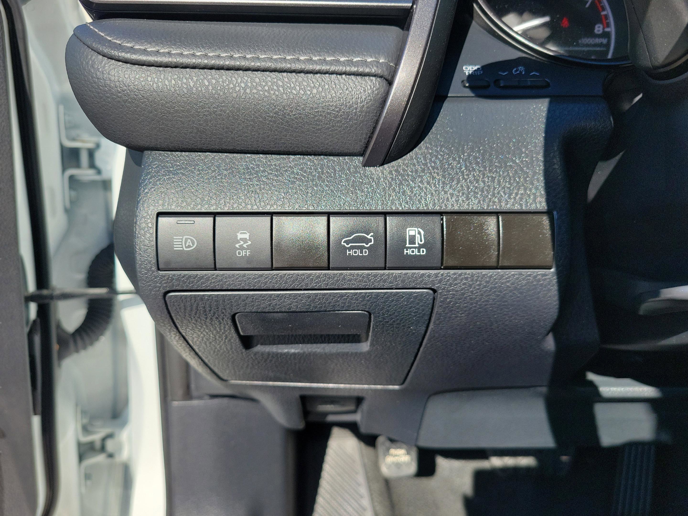 Used 2024 Toyota Camry SE image 33