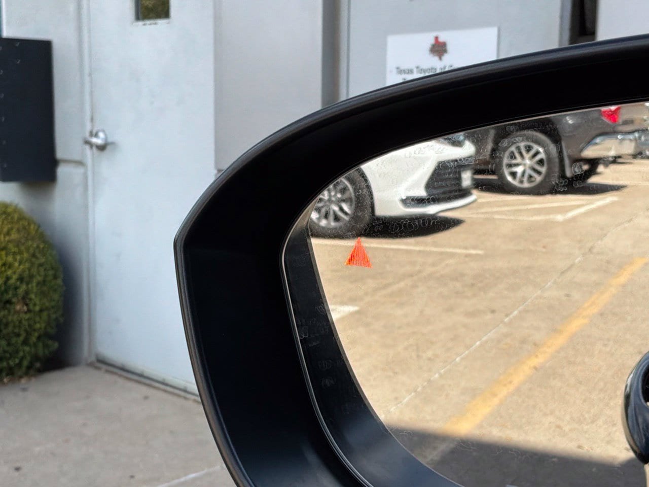 Used 2025 Nissan Rogue SV FWD image 21