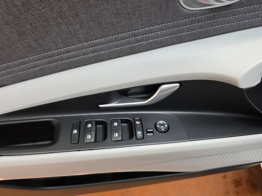 New 2026 Hyundai Elantra Limited FWD image 22