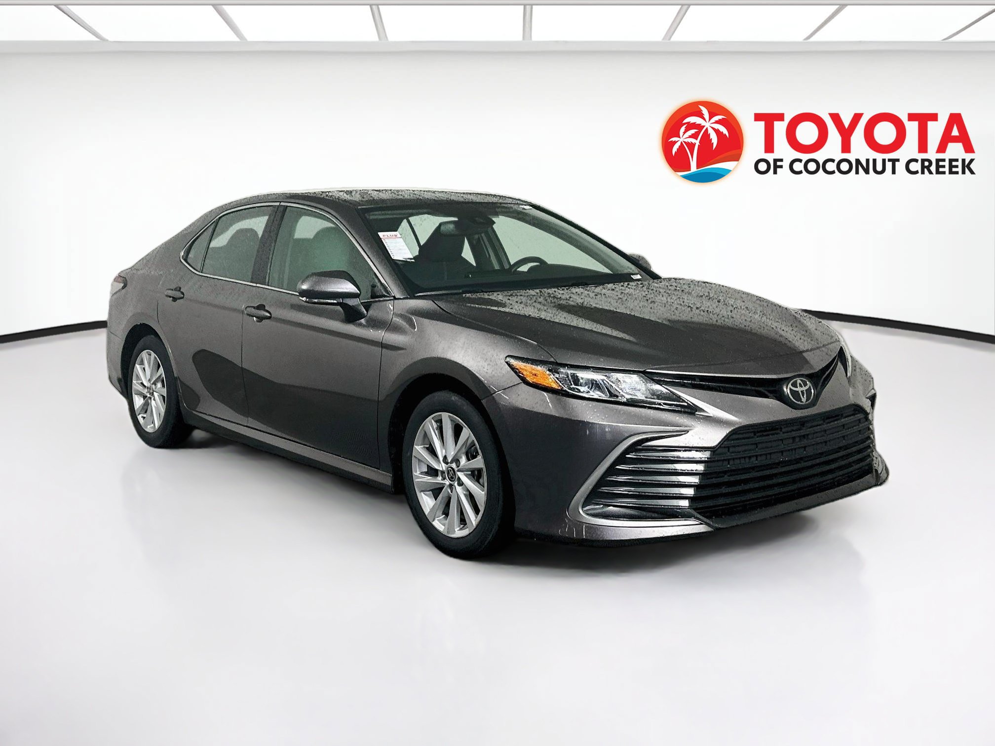 Used 2024 Toyota Camry LE w/ Convenience Package FWD image 1