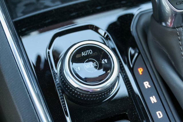 New 2025 GMC Canyon Elevation w/ Convenience Package image 15