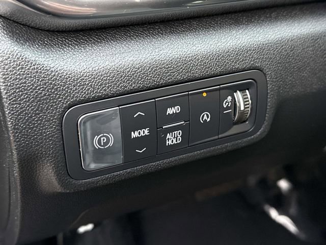 Used 2025 GMC Terrain Elevation AWD/4WD image 19