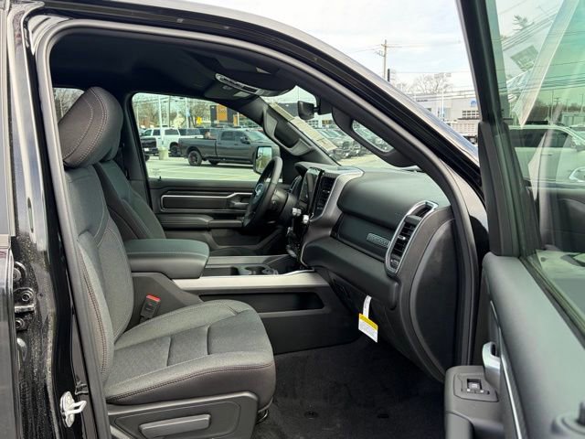 New 2026 RAM 1500 4x4 Crew Cab image 28