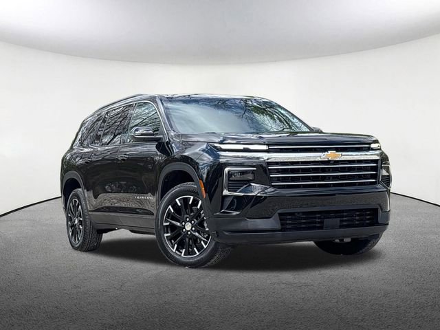 Used 2025 Chevrolet Traverse LT w/ Sun and Wheel Package image 2