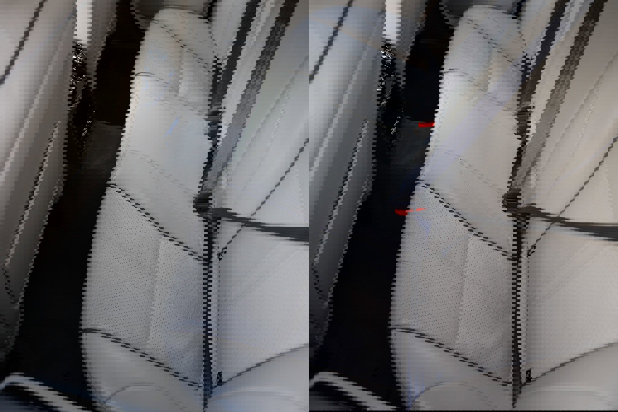 Used 2016 Jaguar XJ R-Sport image 12