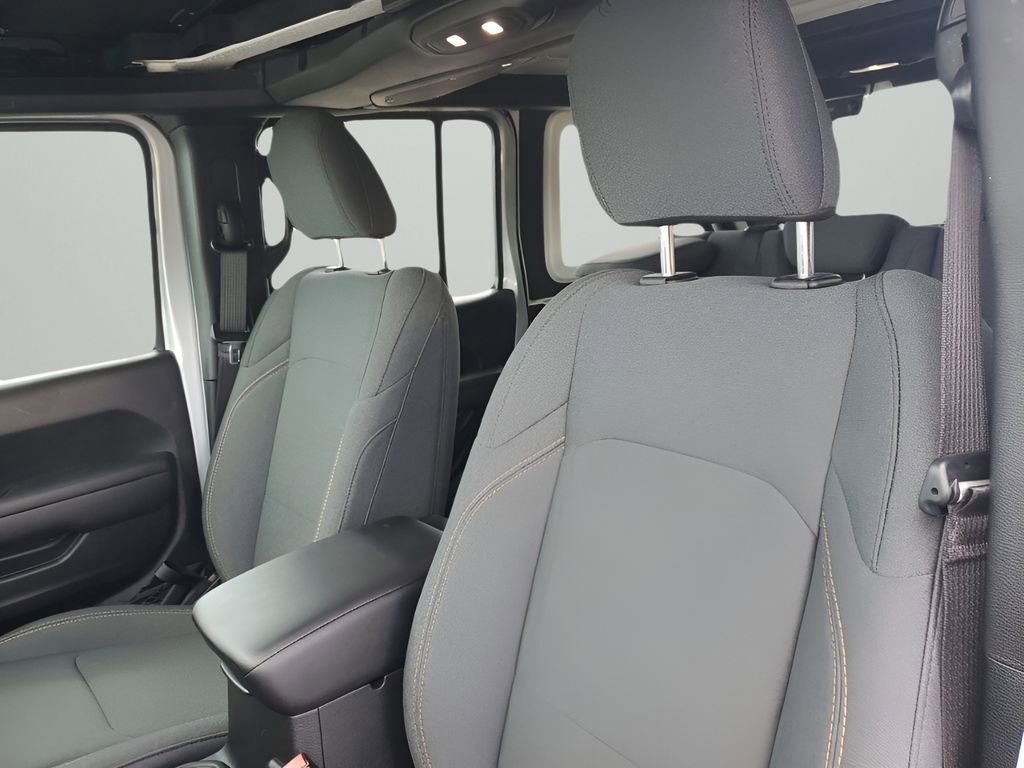 Used 2024 Jeep Wrangler Sport S image 29