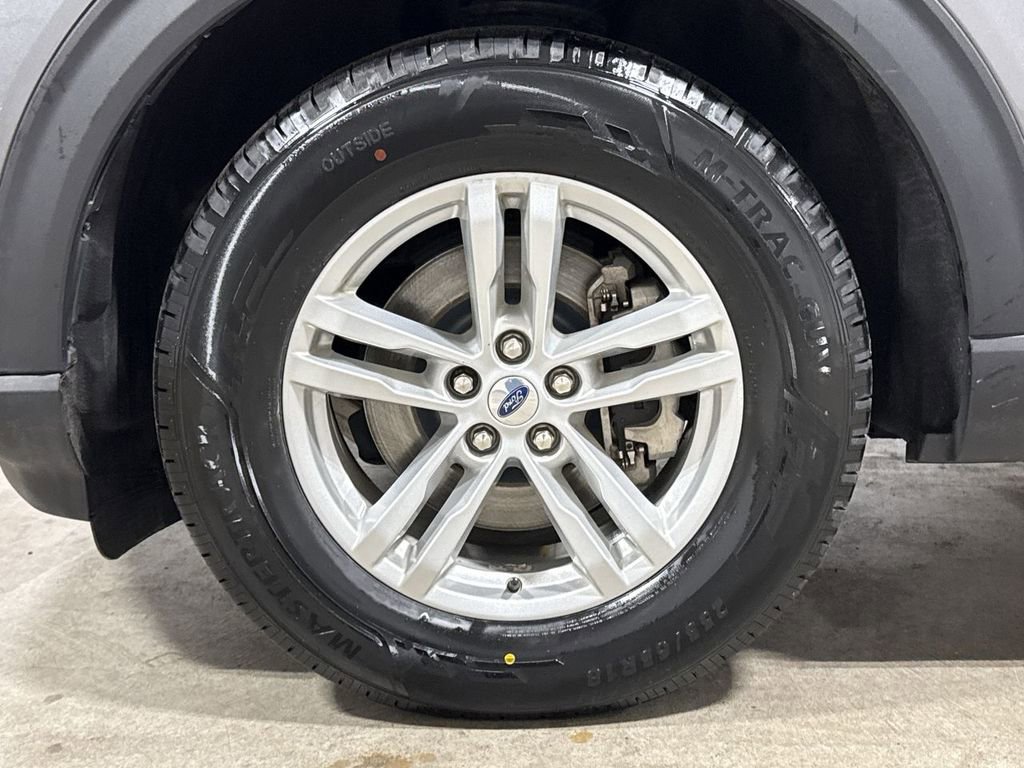 Used 2022 Ford Explorer XLT w/ Equipment Group 202A AWD/4WD image 27