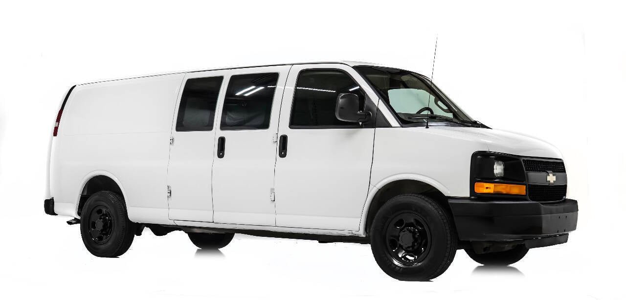 Used 2017 Chevrolet Express 2500 Extended RWD image 1