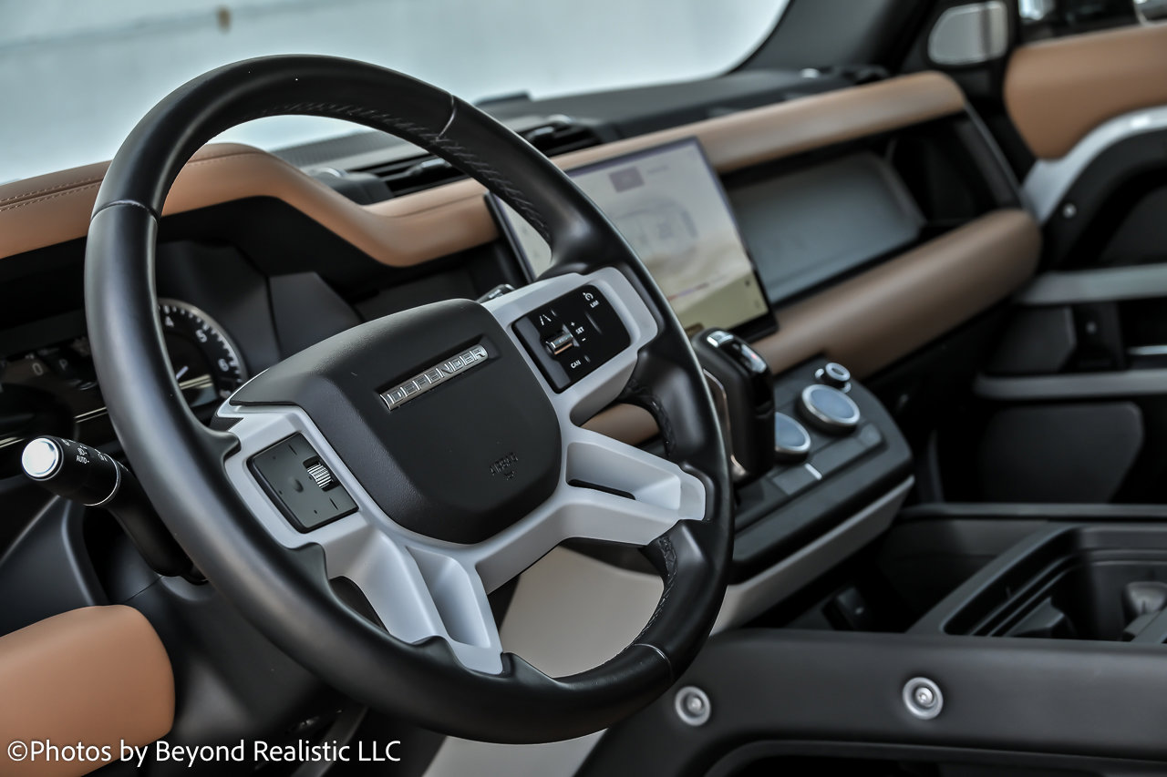 Used 2023 Land Rover Defender 130 SE image 30