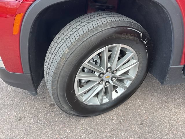 Used 2023 Chevrolet Traverse LT FWD image 8