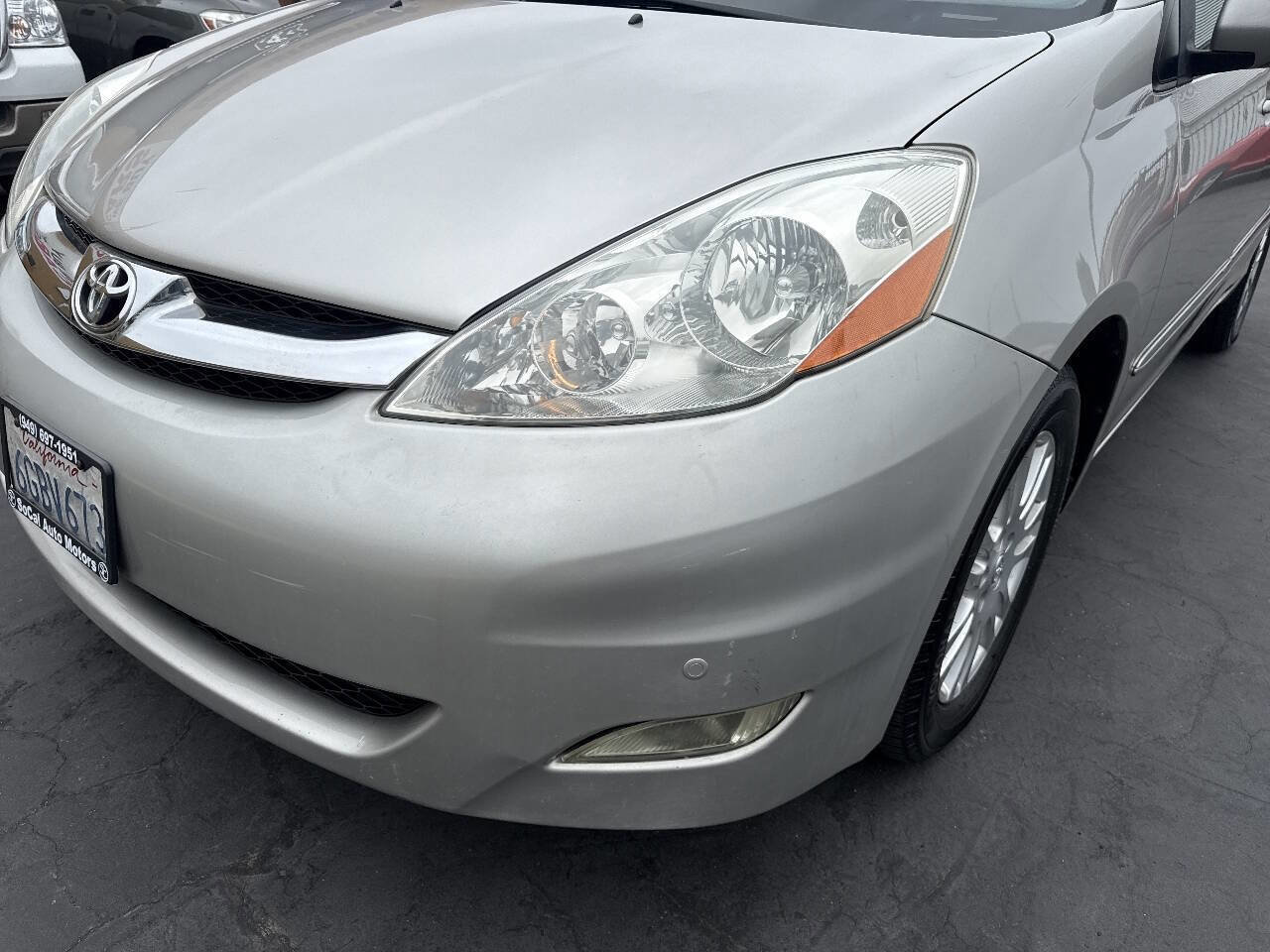 Used 2009 Toyota Sienna XLE Limited FWD image 39