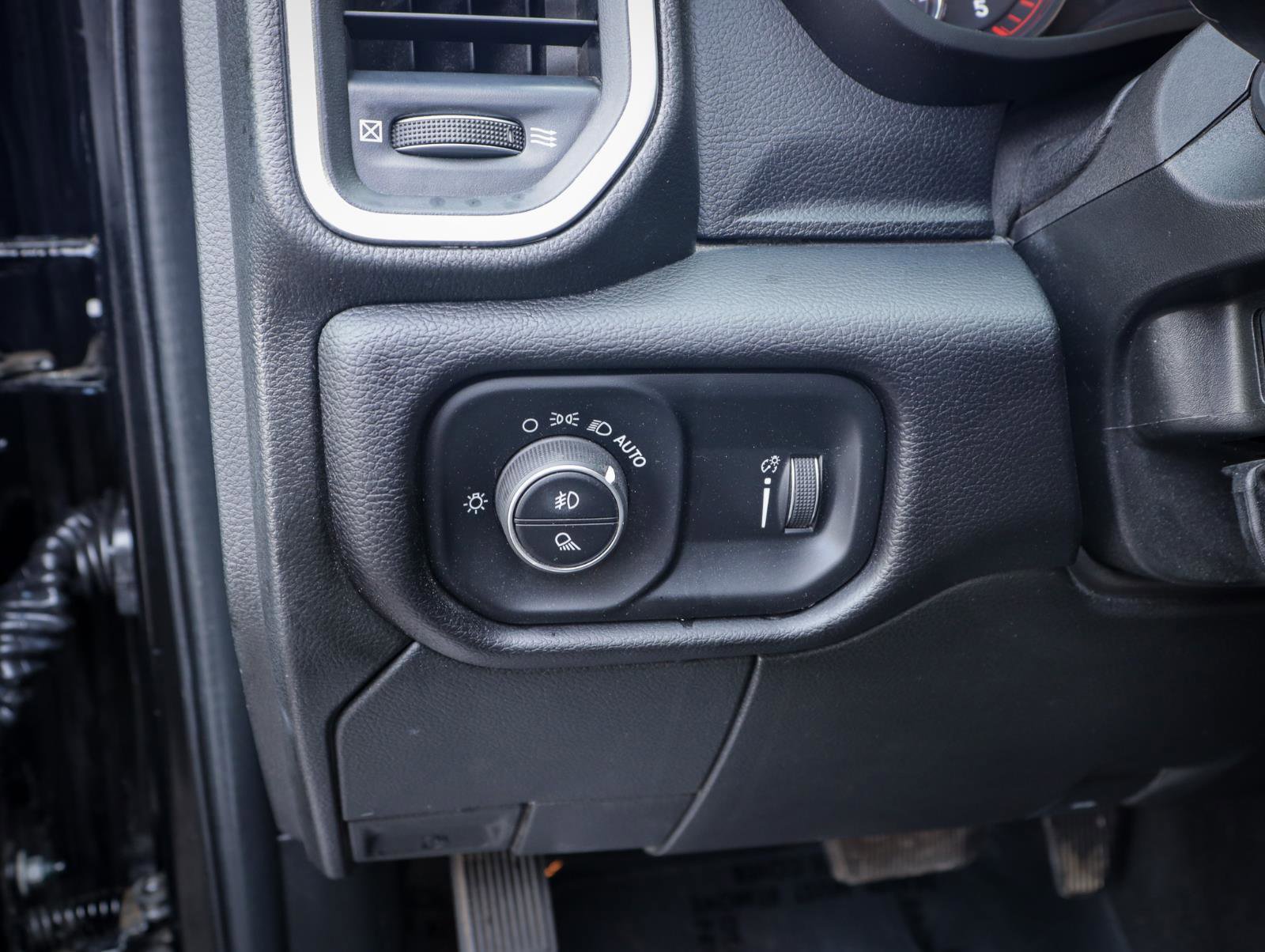 Used 2024 RAM 3500 Big Horn image 21