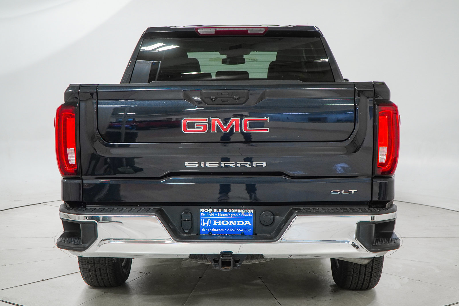 Used 2025 GMC Sierra 1500 SLT AWD/4WD image 7