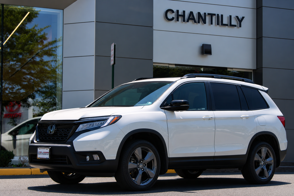 Used 2019 Honda Passport Touring image 1