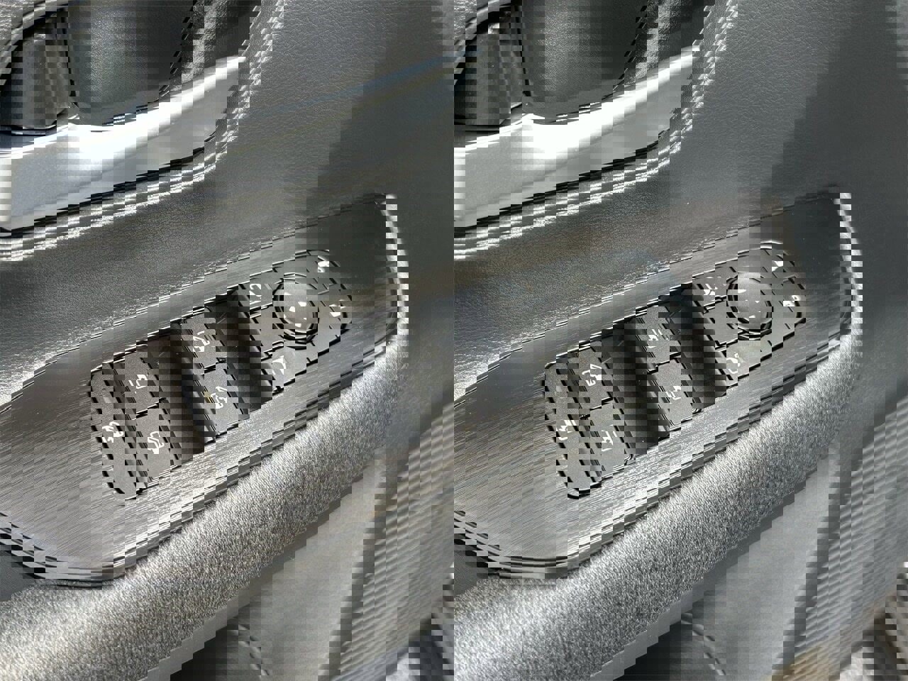 New 2026 Nissan Kicks SV image 31