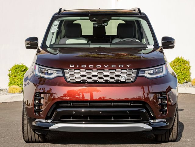New 2026 Land Rover Discovery Limited Edition AWD/4WD image 3