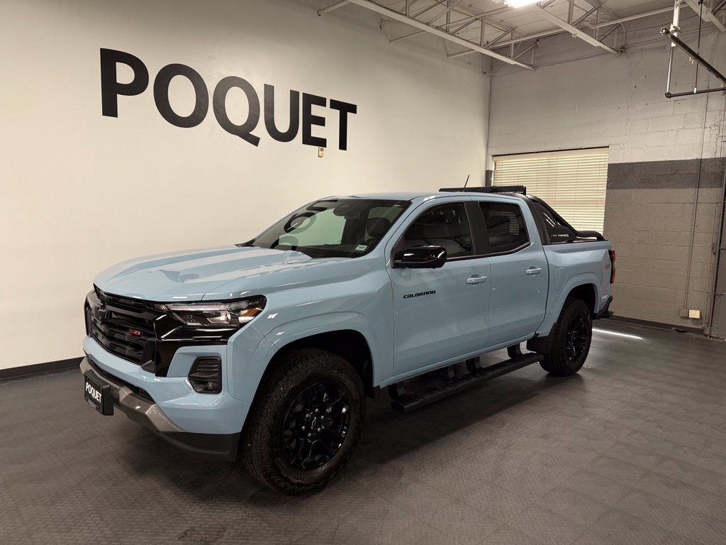 Used 2026 Chevrolet Colorado Z71 w/ Midnight Edition AWD/4WD image 2