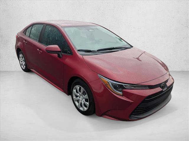 Used 2025 Toyota Corolla LE image 3