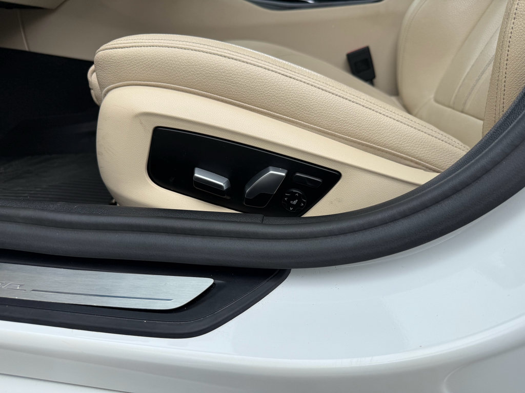 Used 2020 BMW 540i xDrive AWD/4WD image 19