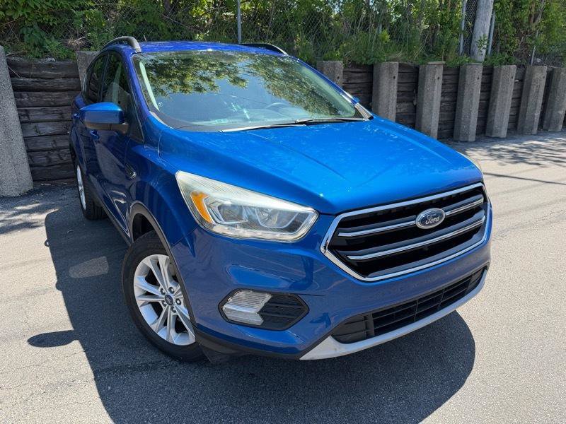 Used 2017 Ford Escape SE w/ Equipment Group 201A AWD/4WD image 3