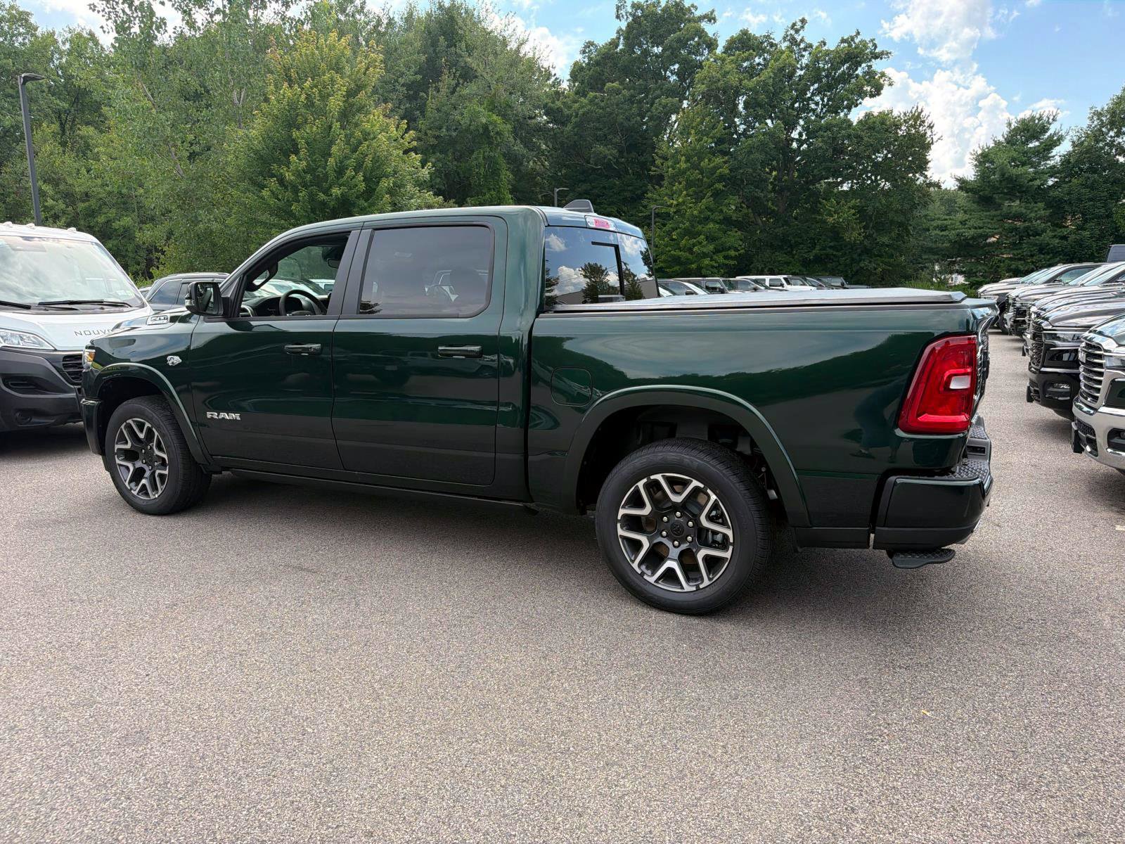 New 2026 RAM 1500 Laramie AWD/4WD image 3