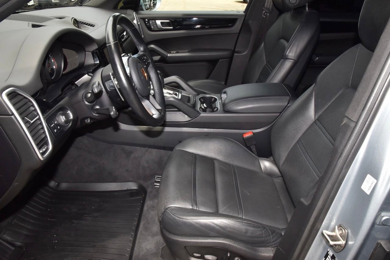 Used 2022 Porsche Cayenne AWD/4WD image 13