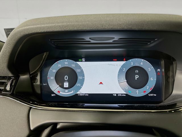 Used 2026 Land Rover Range Rover Evoque S image 13