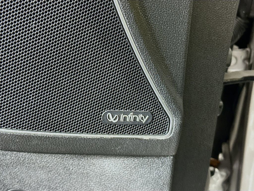 Used 2017 Kia Sorento SX image 19