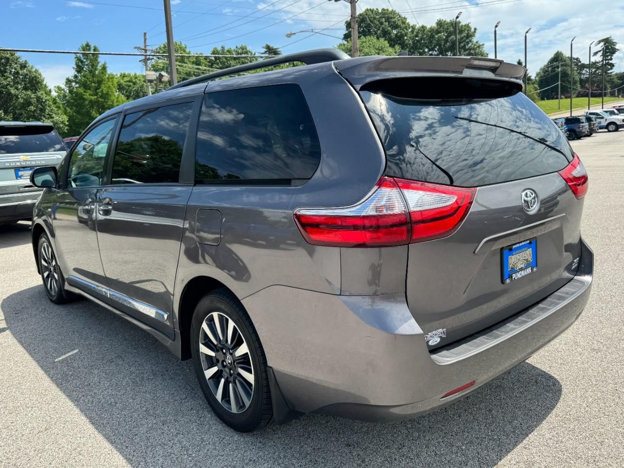 Used 2018 Toyota Sienna XLE w/ Protection Package AWD/4WD image 5