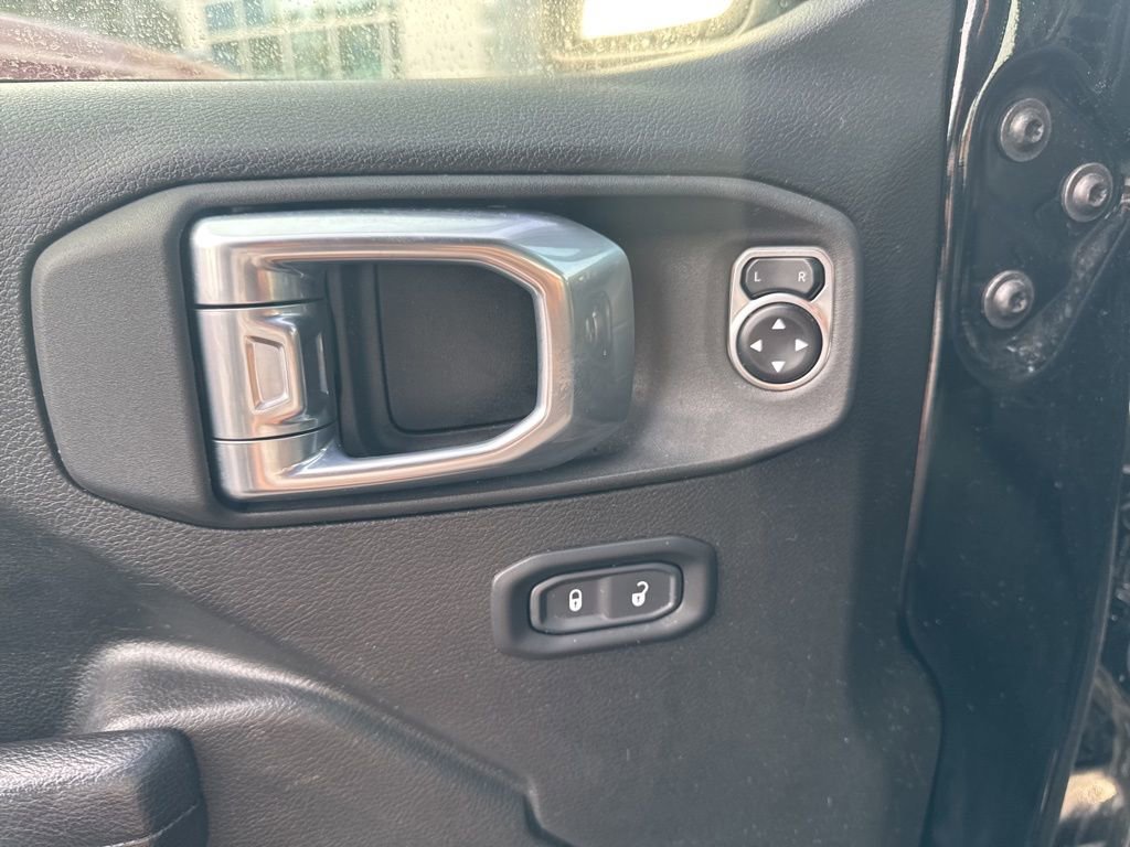 Used 2025 Jeep Wrangler Unlimited Rubicon image 21