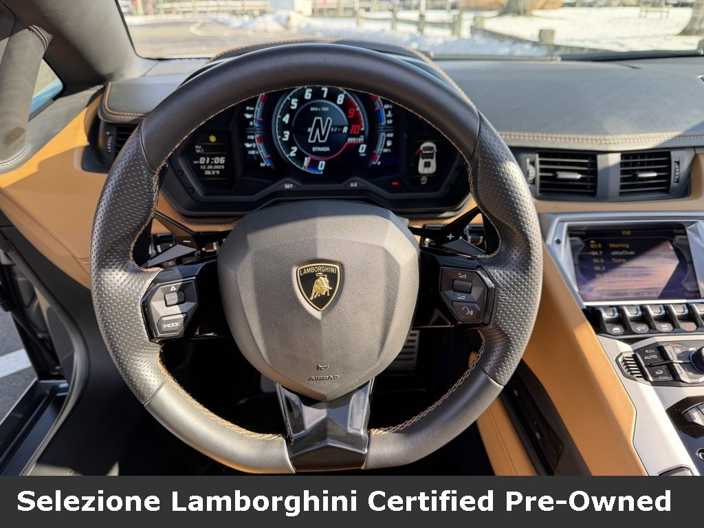 Used 2018 Lamborghini Aventador S image 31