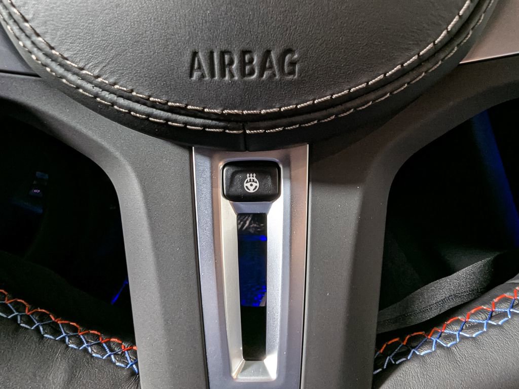 Used 2025 BMW M850i xDrive Coupe image 32