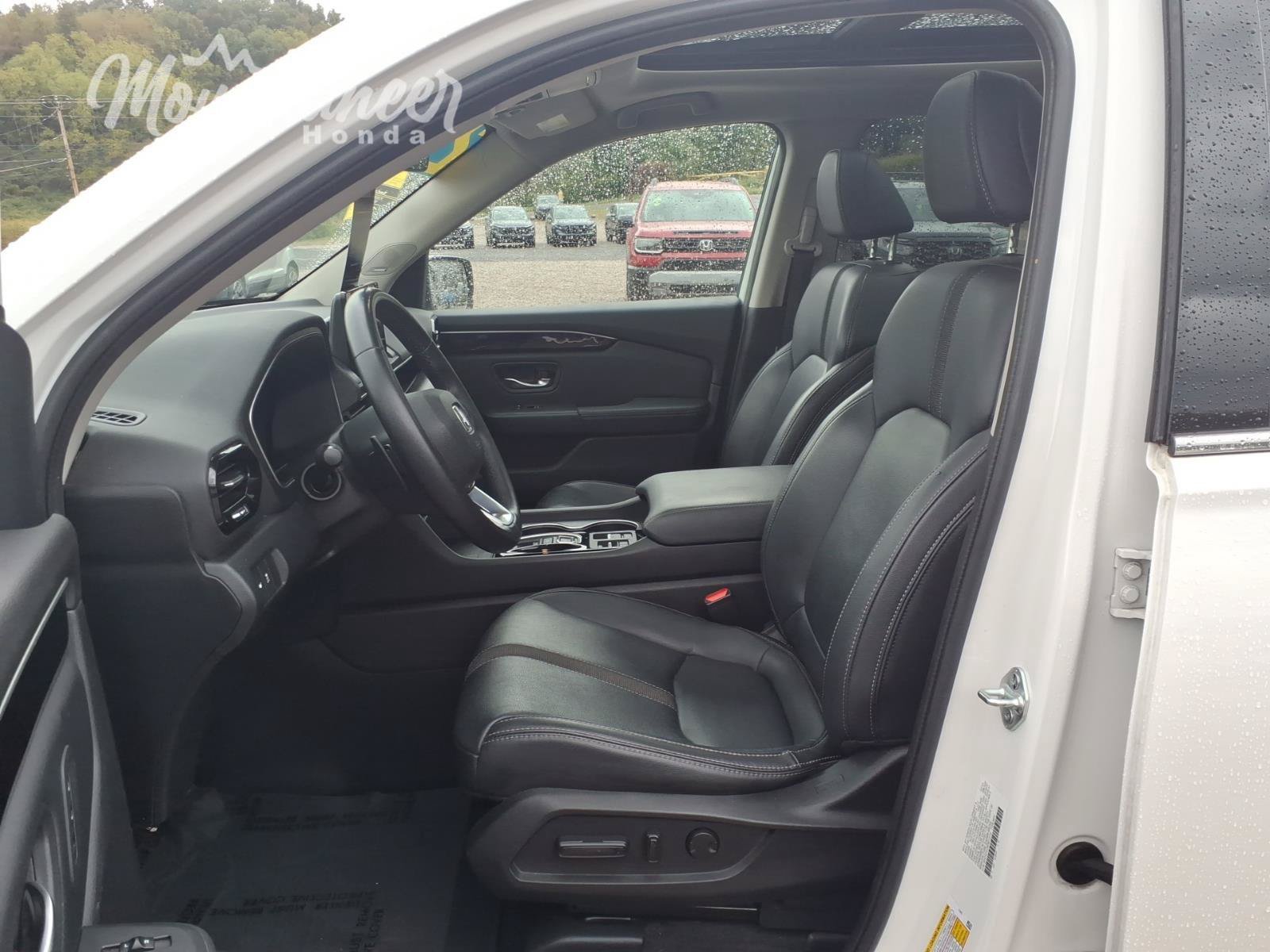 Used 2023 Honda Pilot Touring image 14