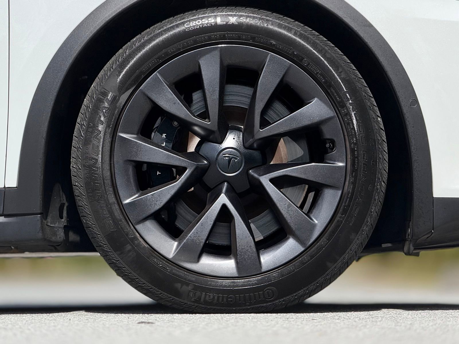 Used 2022 Tesla Model X image 21