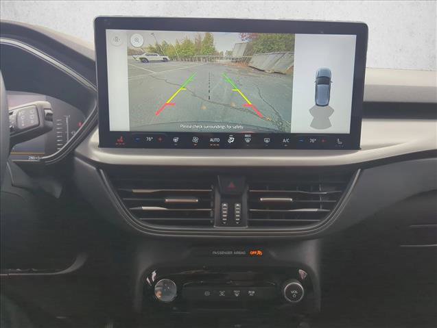 Used 2024 Ford Escape SE image 16