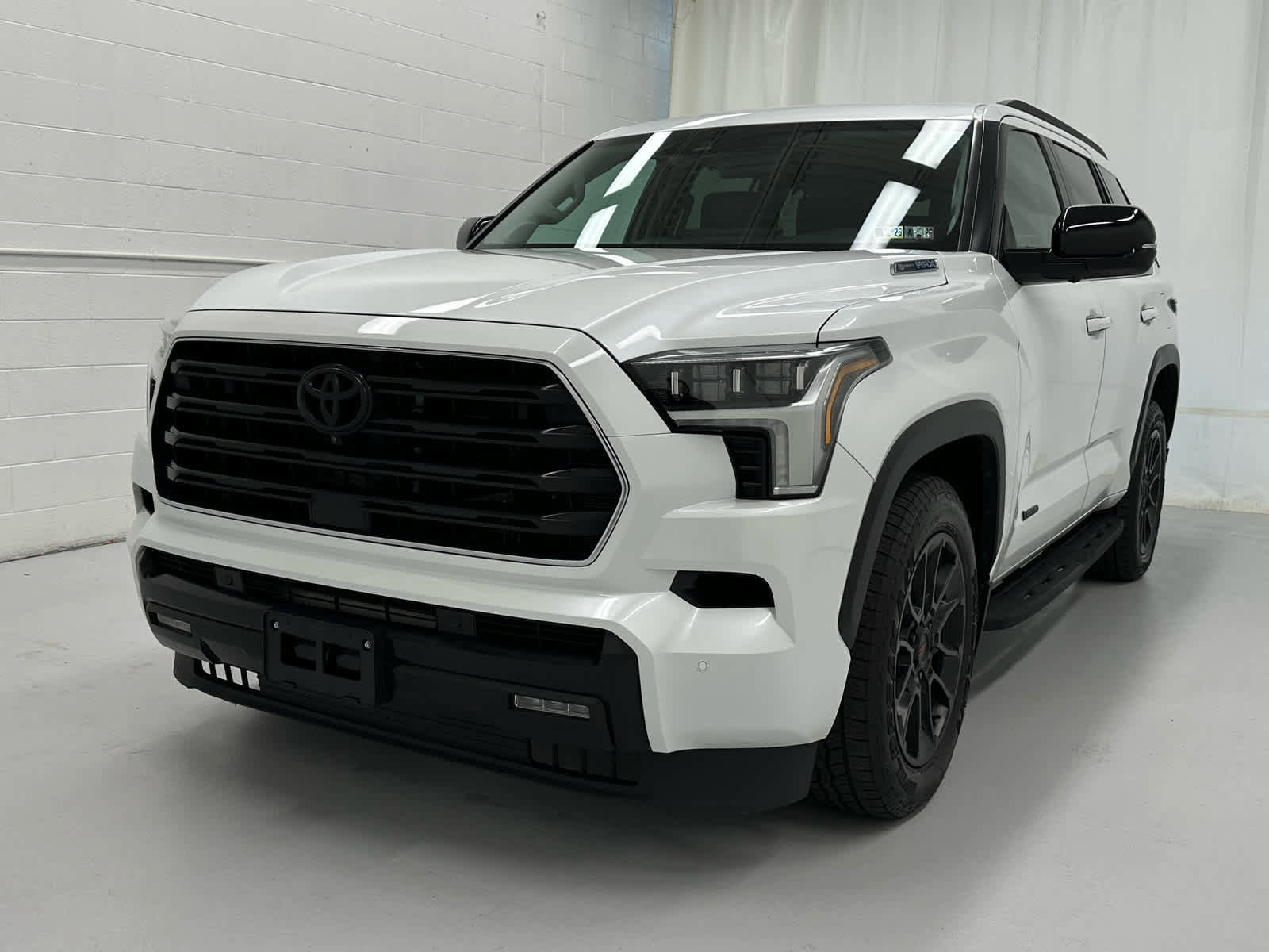 Used 2024 Toyota Sequoia Limited w/ TRD Off-Road Package AWD/4WD image 4