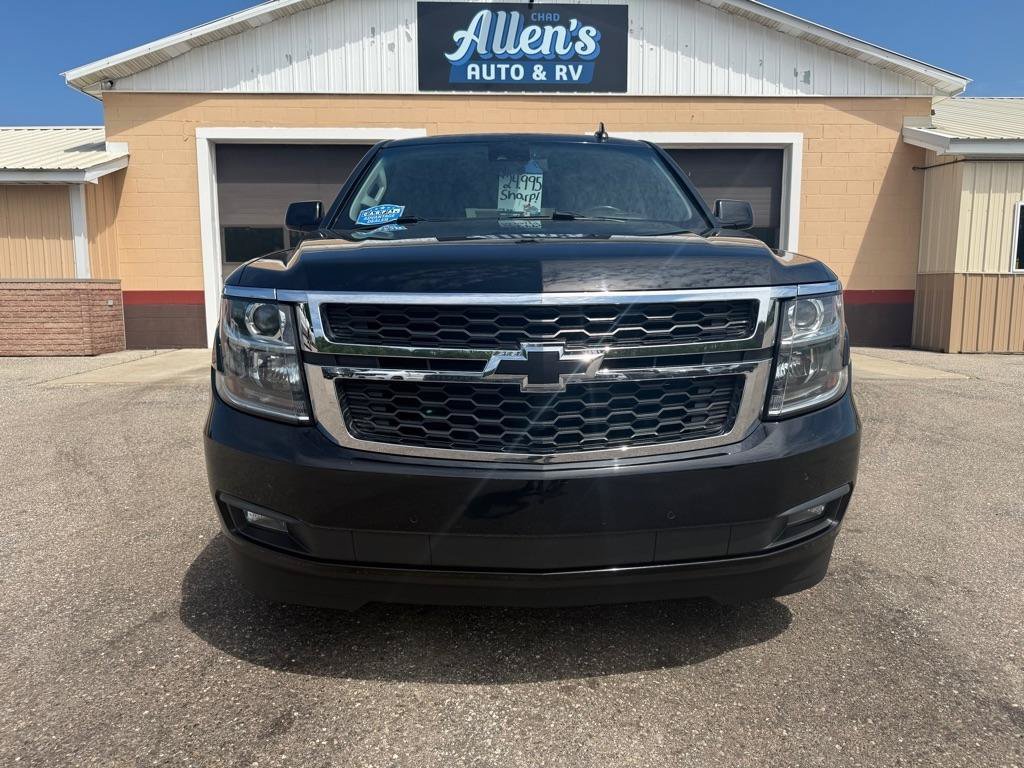 Used 2019 Chevrolet Suburban LT w/ Luxury Package AWD/4WD image 2