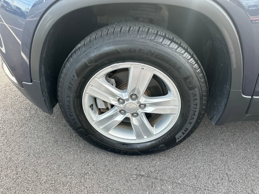 Used 2018 Chevrolet Trax LT w/ LT Convenience Package image 12