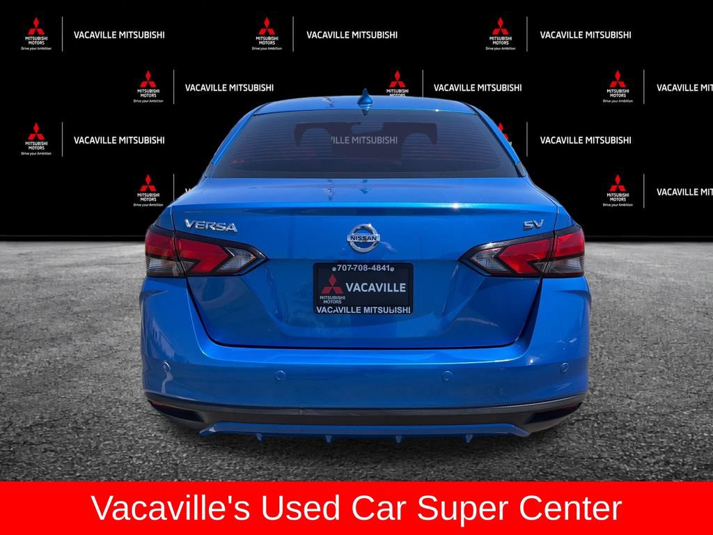 Used 2021 Nissan Versa SV FWD image 4