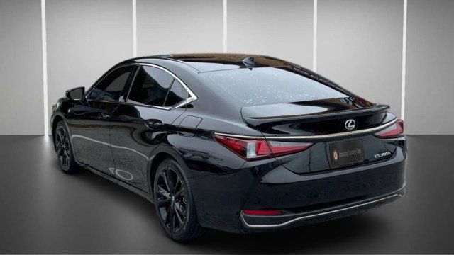 Used 2023 Lexus ES 300h F Sport image 6