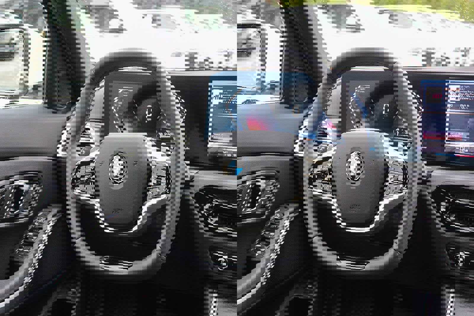 Used 2025 BMW 330i Sedan w/ Convenience Package image 15