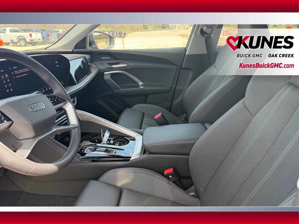 Used 2025 Audi Q5 Premium Plus AWD/4WD image 11