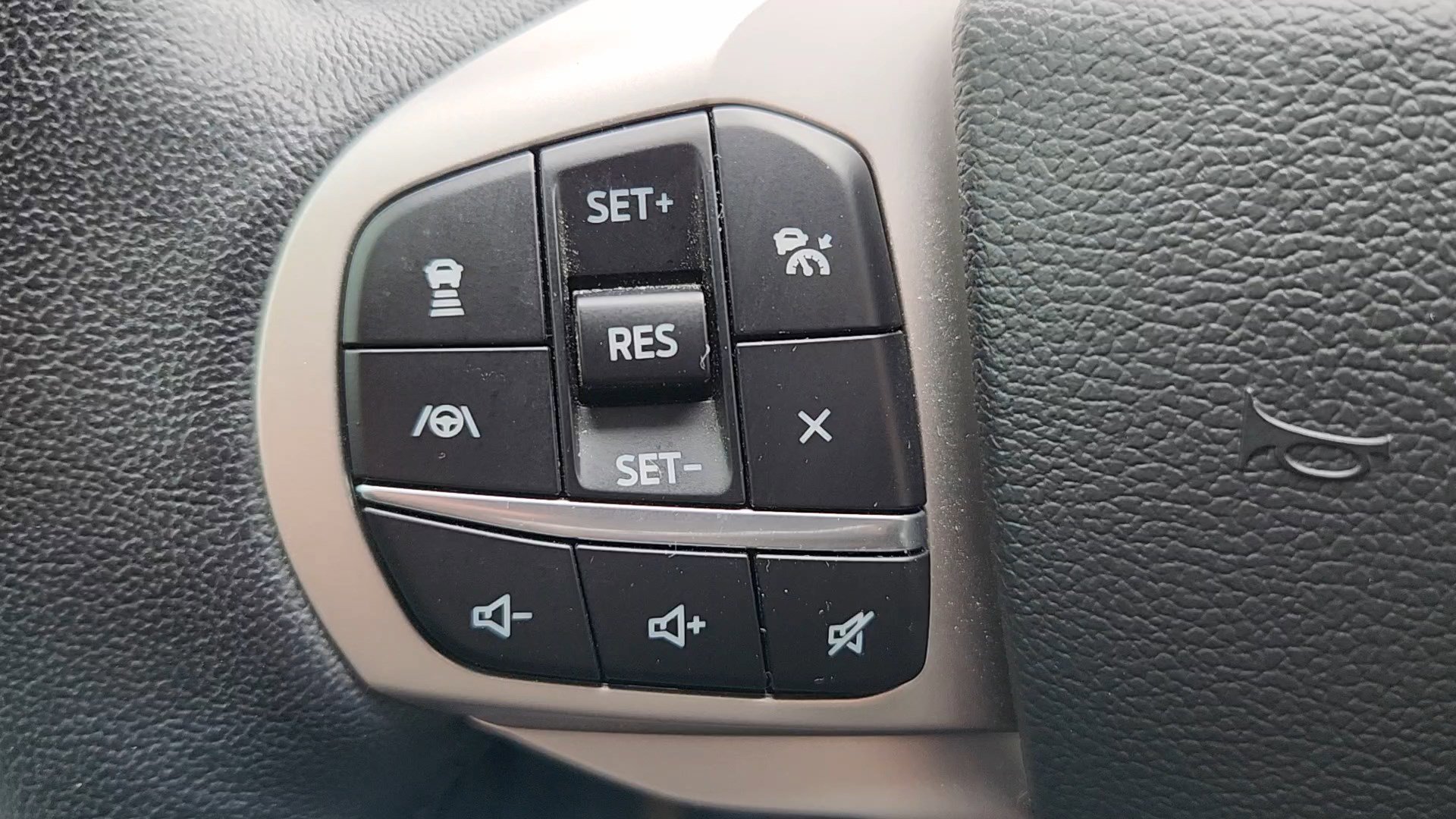 Certified 2023 Ford Explorer XLT w/ Equipment Group 202A image 13